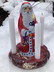 Weihnachtsmann im Schnee